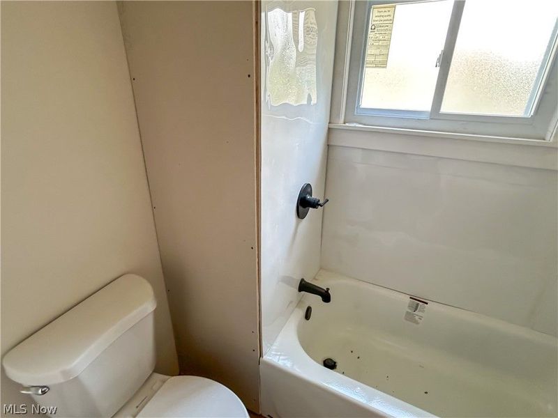 9800 Pratt Avenue, Cleveland, OH 44105 Photo 29