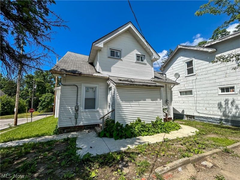 9800 Pratt Avenue, Cleveland, OH 44105 Photo 7