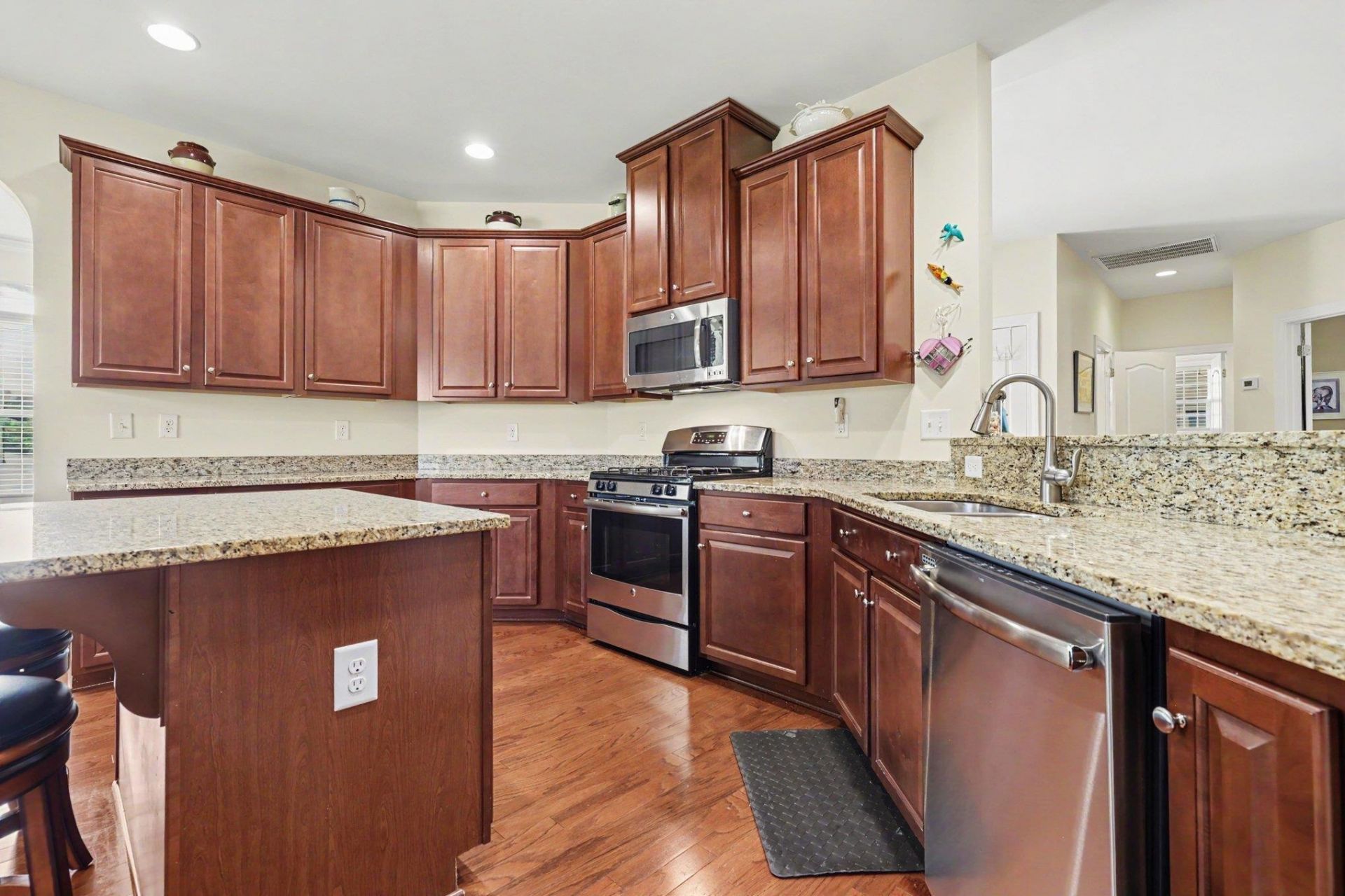 916 Ashbourn Ct. Photo 12