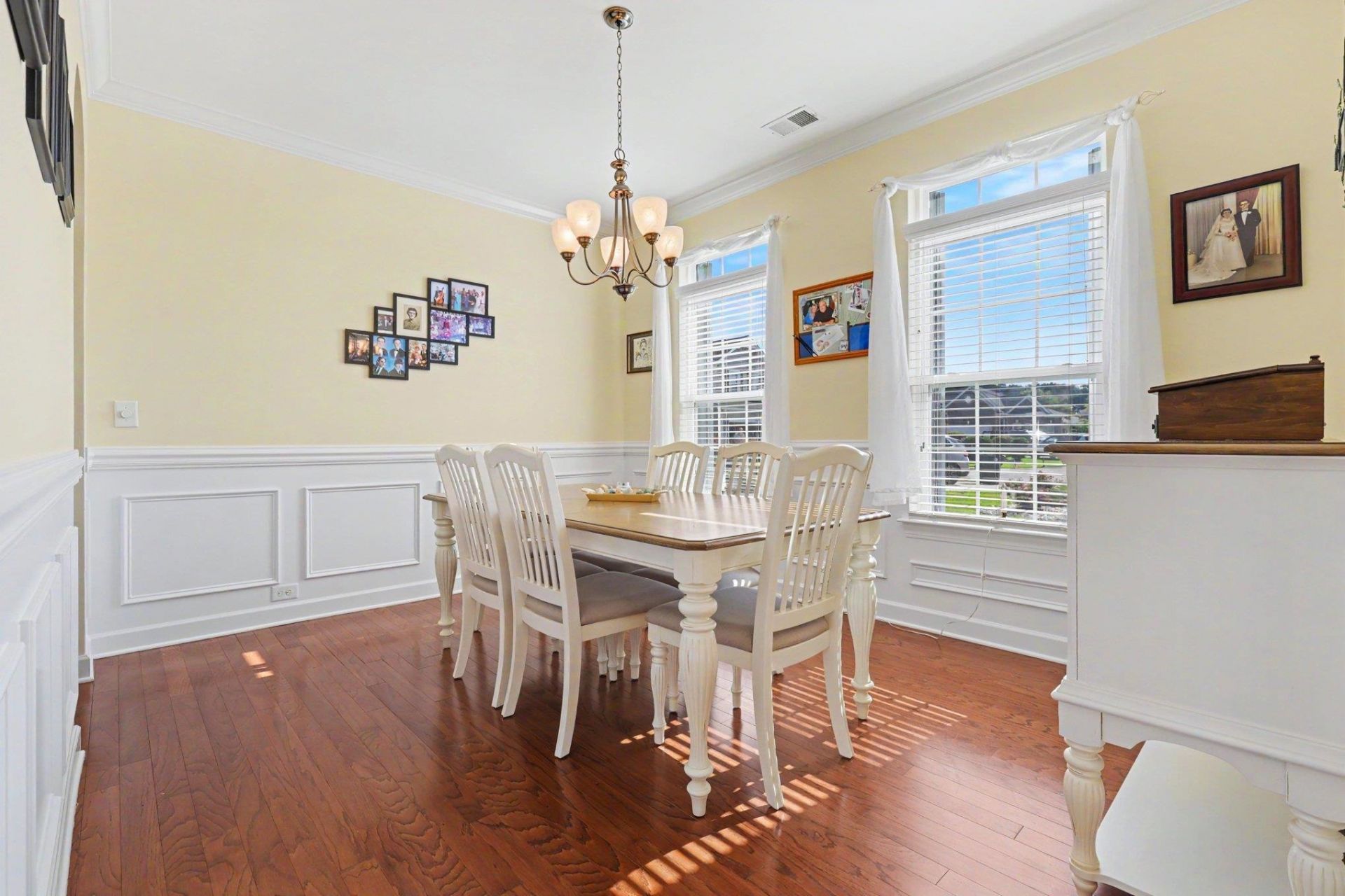 916 Ashbourn Ct. Photo 6