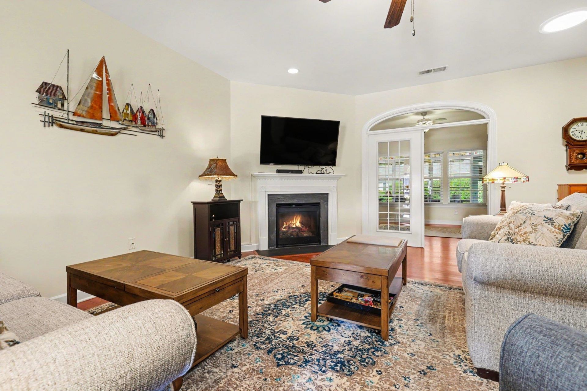916 Ashbourn Ct. Photo 8