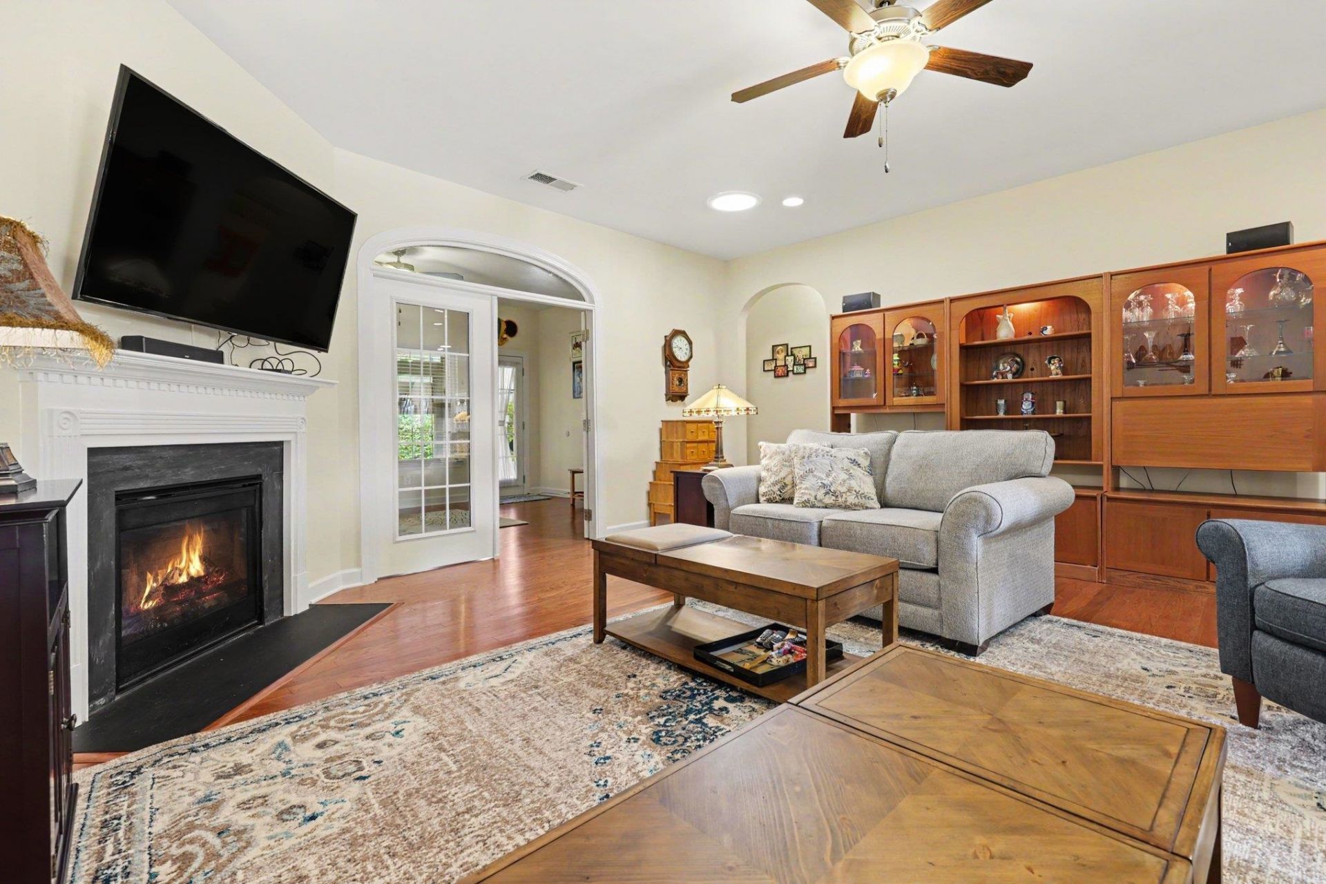 916 Ashbourn Ct. Photo 9