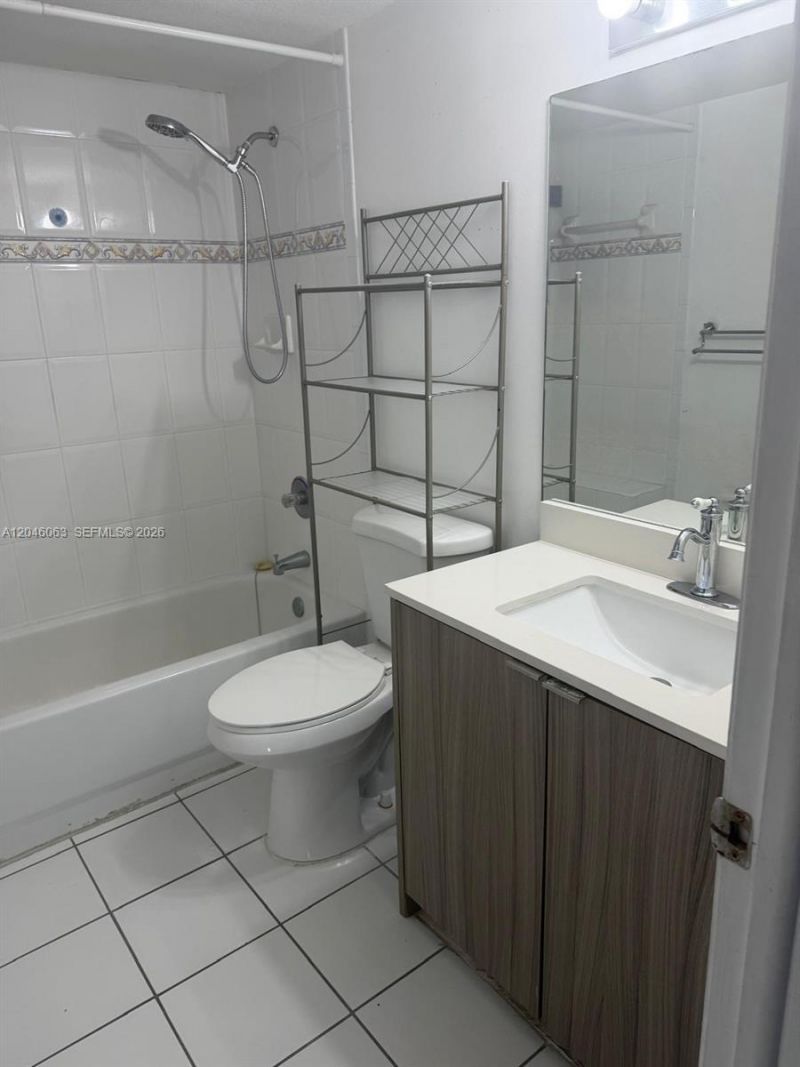 21 E 3rd St , Unit 405, Hialeah, FL 33010 Photo
