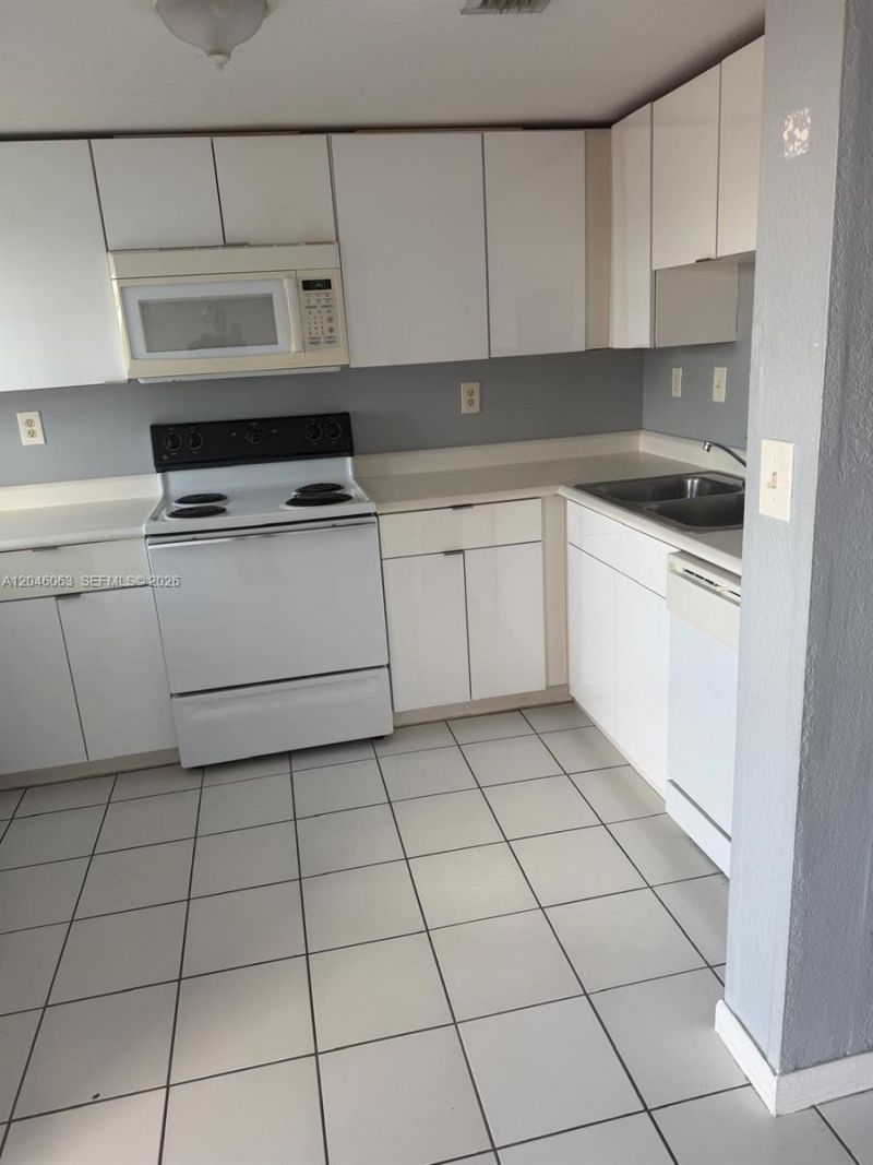 21 E 3rd St , Unit 405, Hialeah, FL 33010 Photo