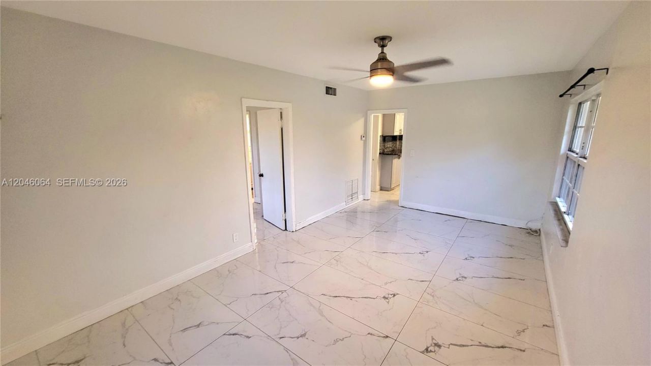 720 NE 5th St , Unit 1-1, Hallandale Beach, FL 33009 Photo