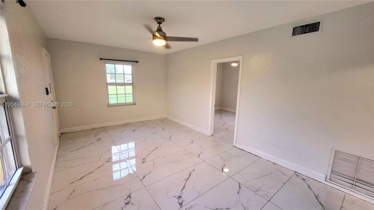 720 NE 5th St , Unit 1-1, Hallandale Beach, FL 33009 Photo
