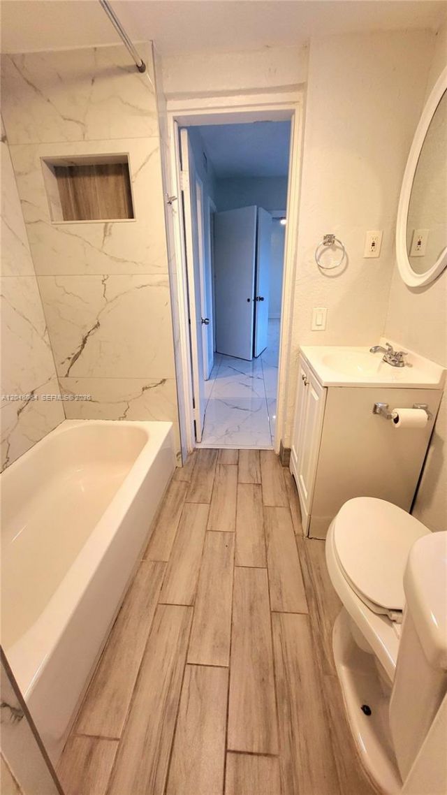 720 NE 5th St , Unit 1-1, Hallandale Beach, FL 33009 Photo
