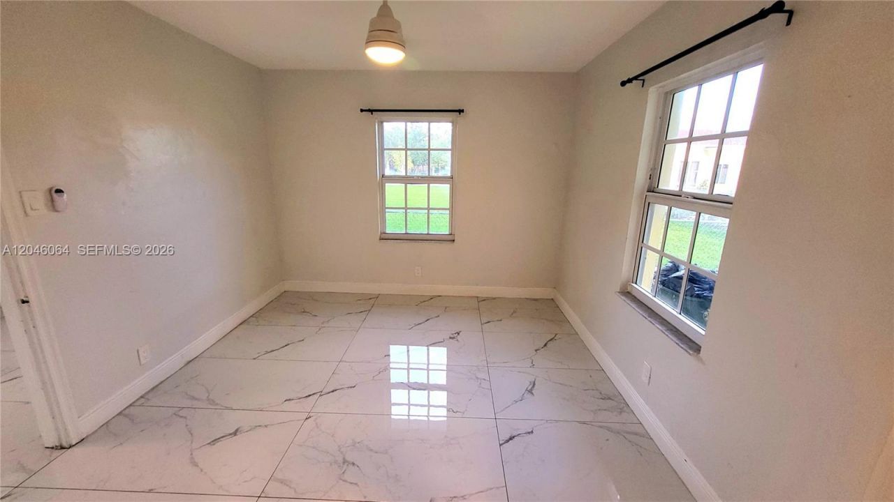 720 NE 5th St , Unit 1-1, Hallandale Beach, FL 33009 Photo
