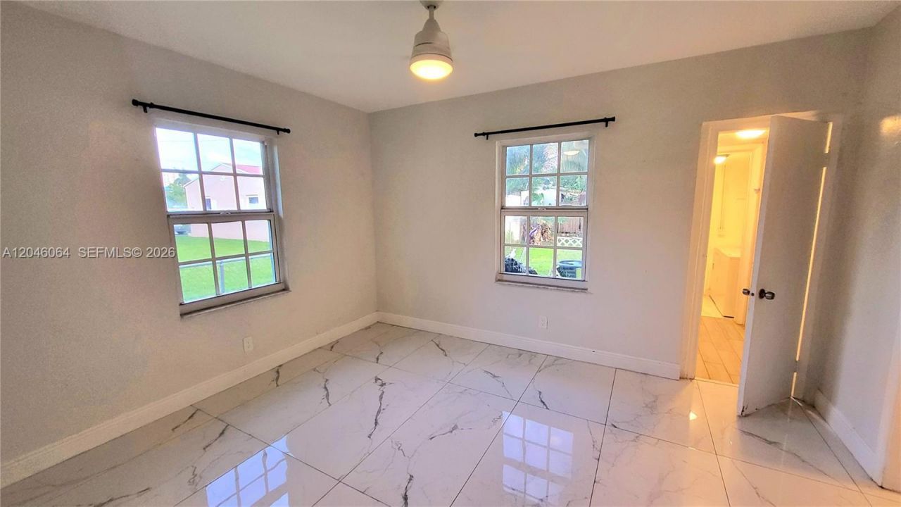 720 NE 5th St , Unit 1-1, Hallandale Beach, FL 33009 Photo