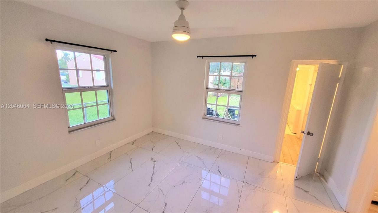 720 NE 5th St , Unit 1-1, Hallandale Beach, FL 33009 Photo