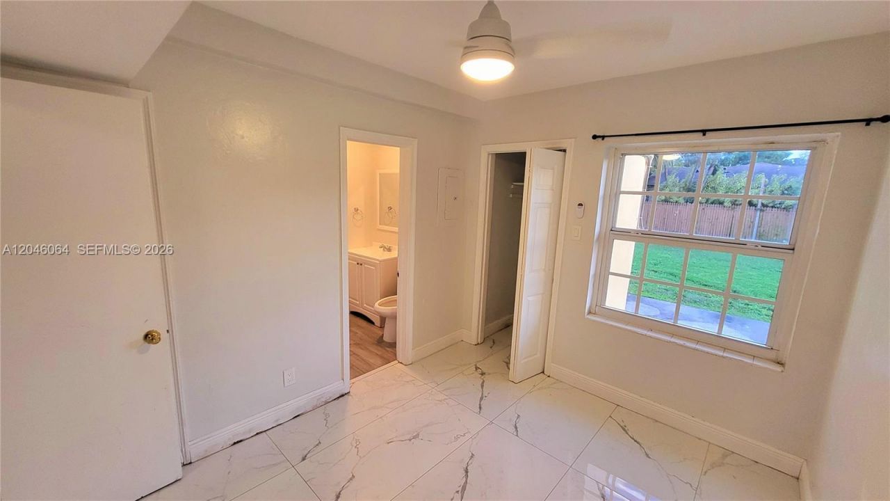 720 NE 5th St , Unit 1-1, Hallandale Beach, FL 33009 Photo