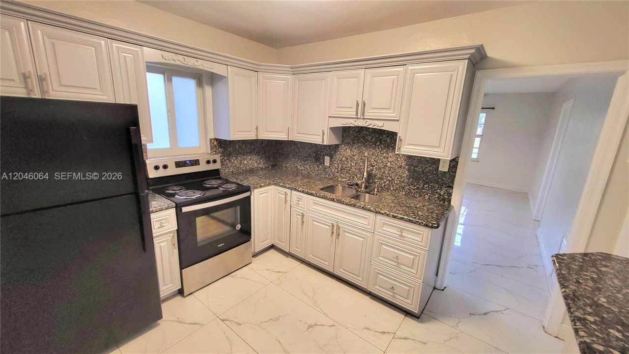 720 NE 5th St , Unit 1-1, Hallandale Beach, FL 33009 Photo