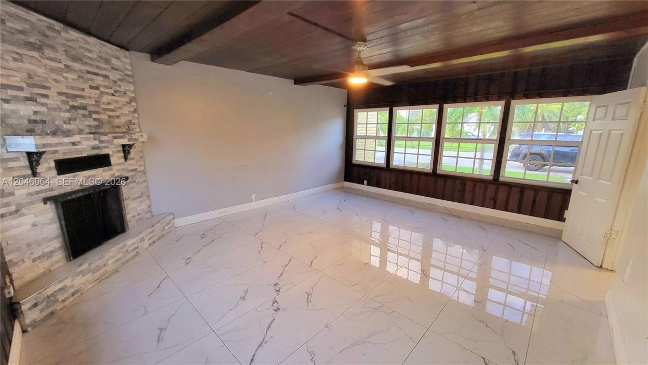 720 NE 5th St , Unit 1-1, Hallandale Beach, FL 33009 Photo