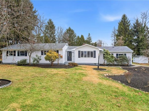 2894 Shadylane Dr, New Castle, PA 16105