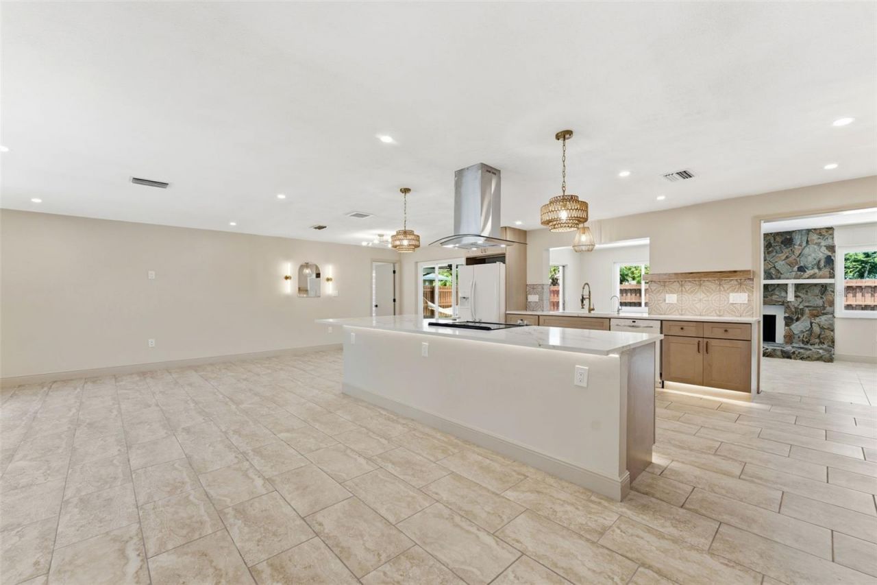 10711 Frances Ln, Largo, FL 33774 Photo