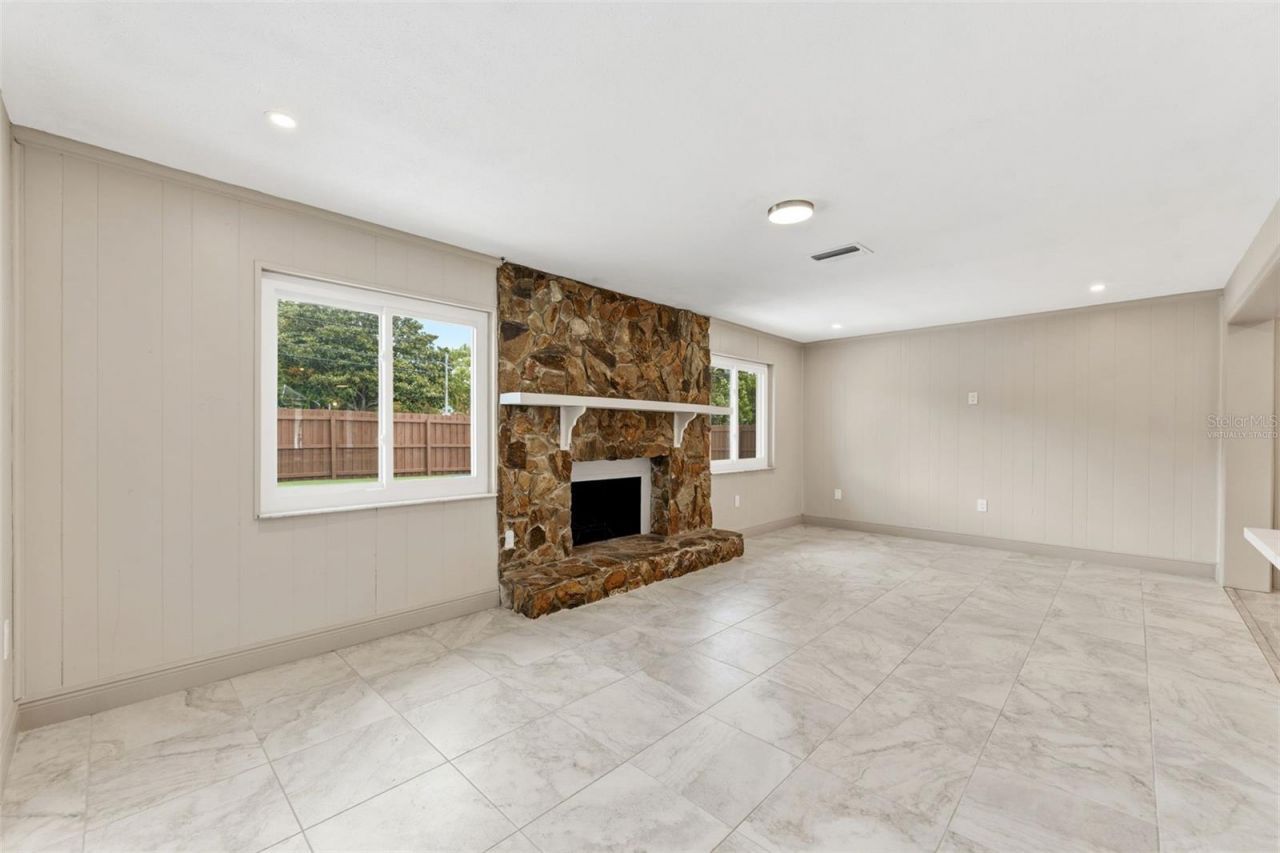 10711 Frances Ln, Largo, FL 33774 Photo