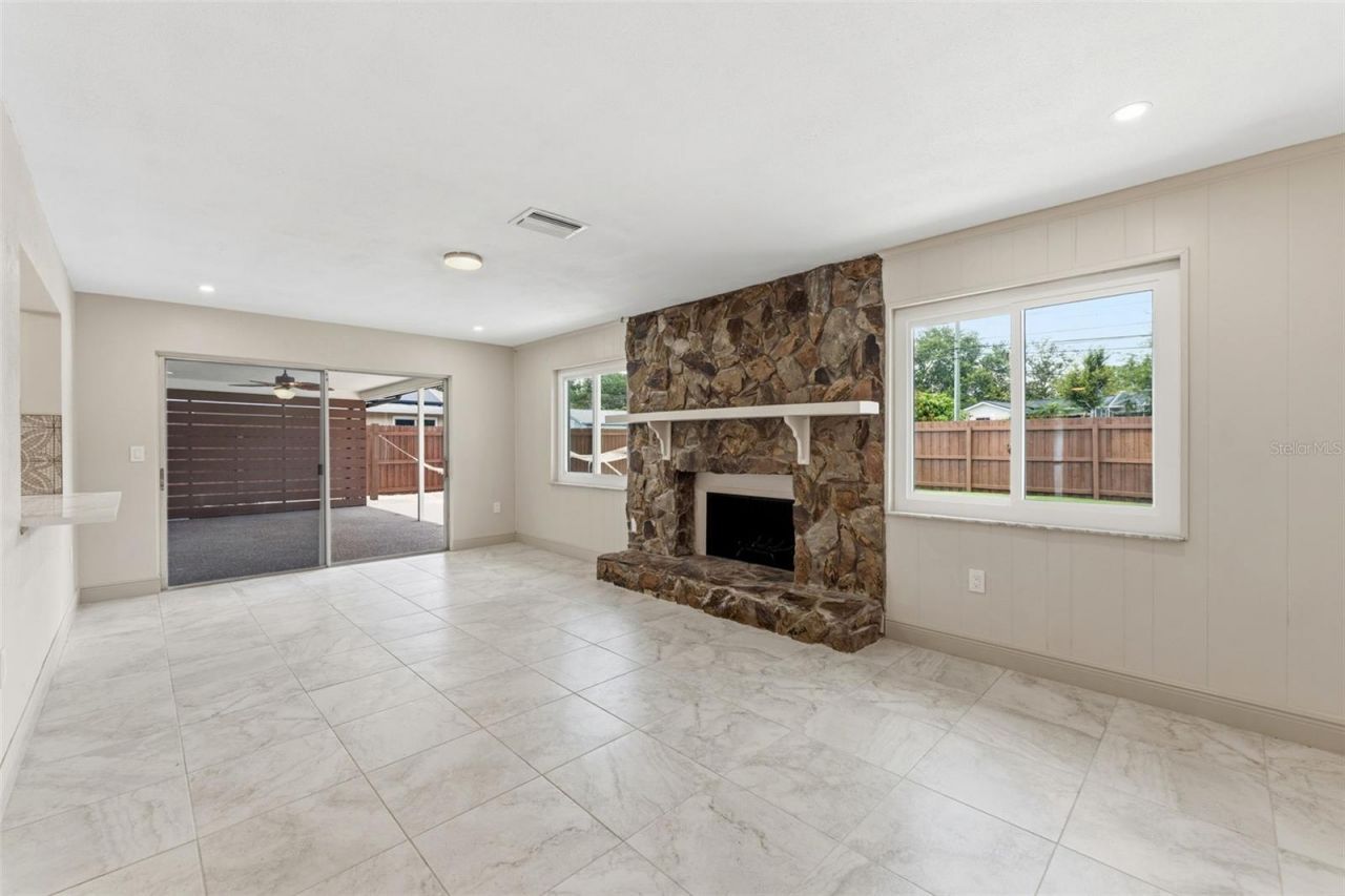 10711 Francis Ln, Largo, FL 33774 Photo