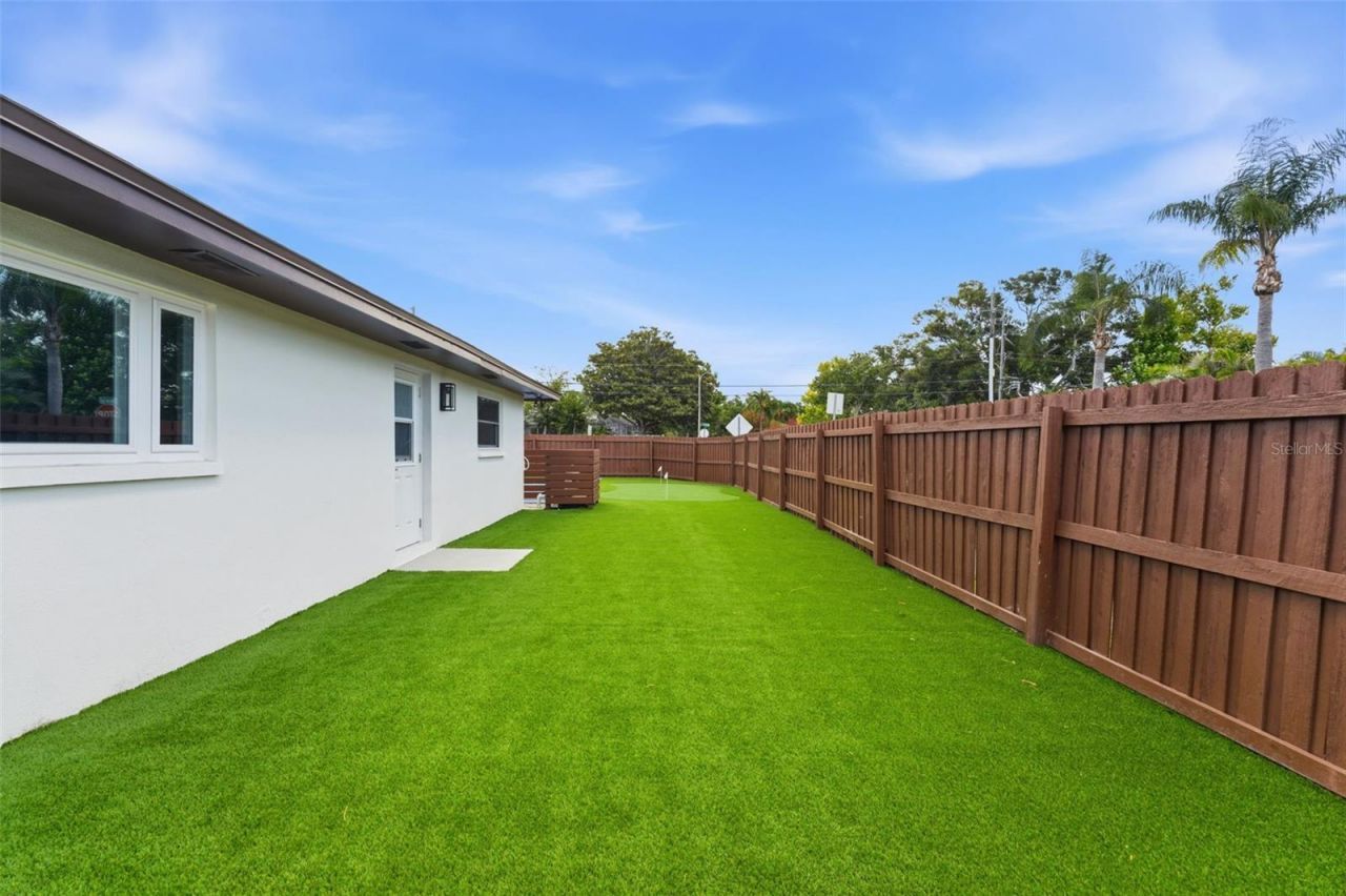 10711 Frances Ln, Largo, FL 33774 Photo