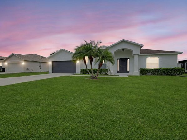 719 SW Broadview Street, Port St. Lucie, FL 34983