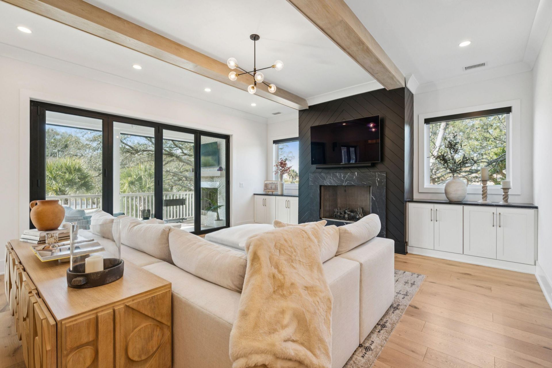 121 Simmons Street Photo 12