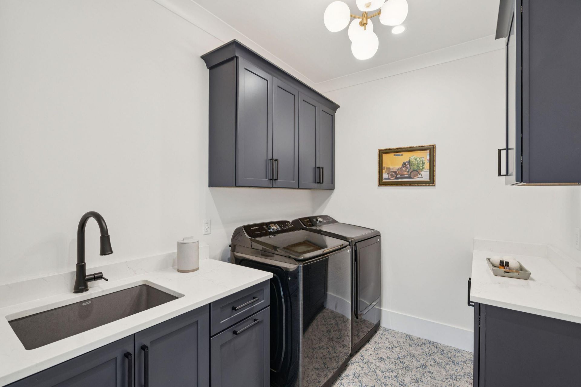 121 Simmons Street Photo 45