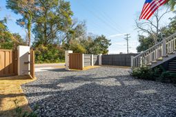 121 Simmons Street photo 4