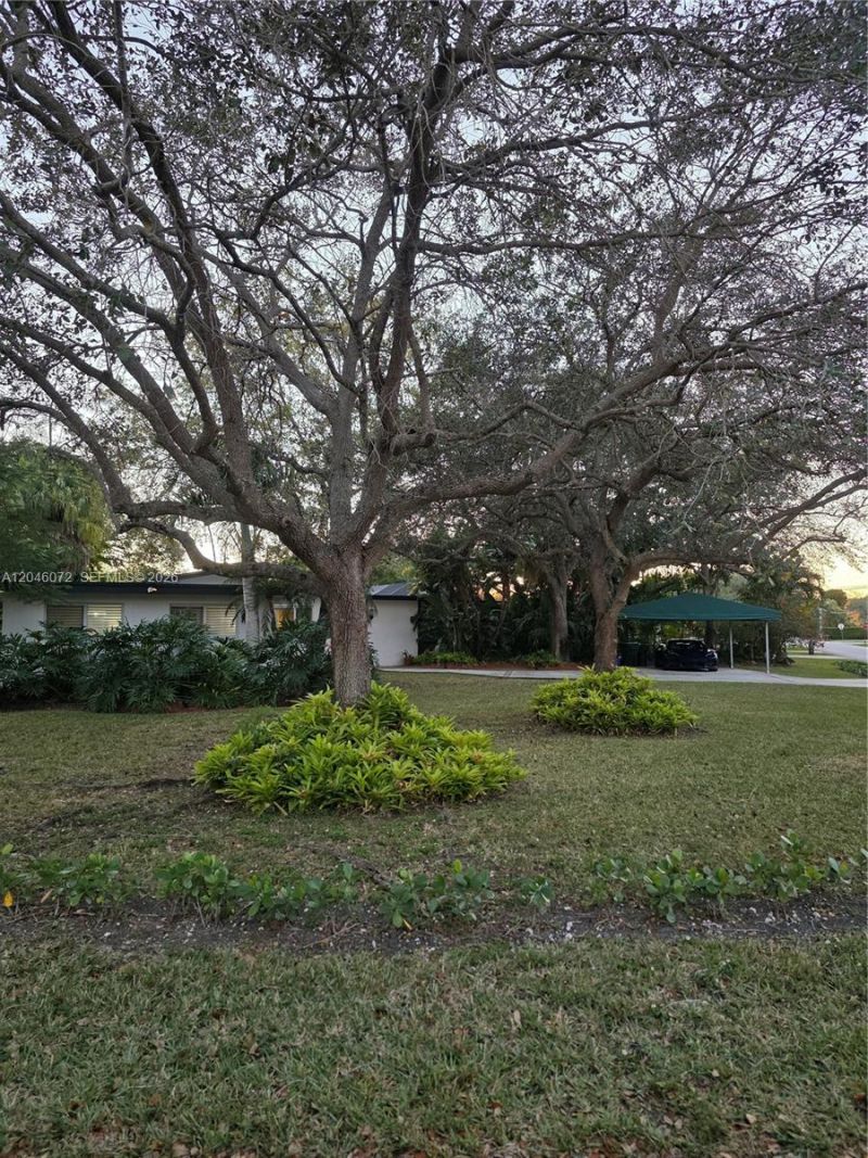 9860 SW 140th St, Miami, FL 33176 Photo