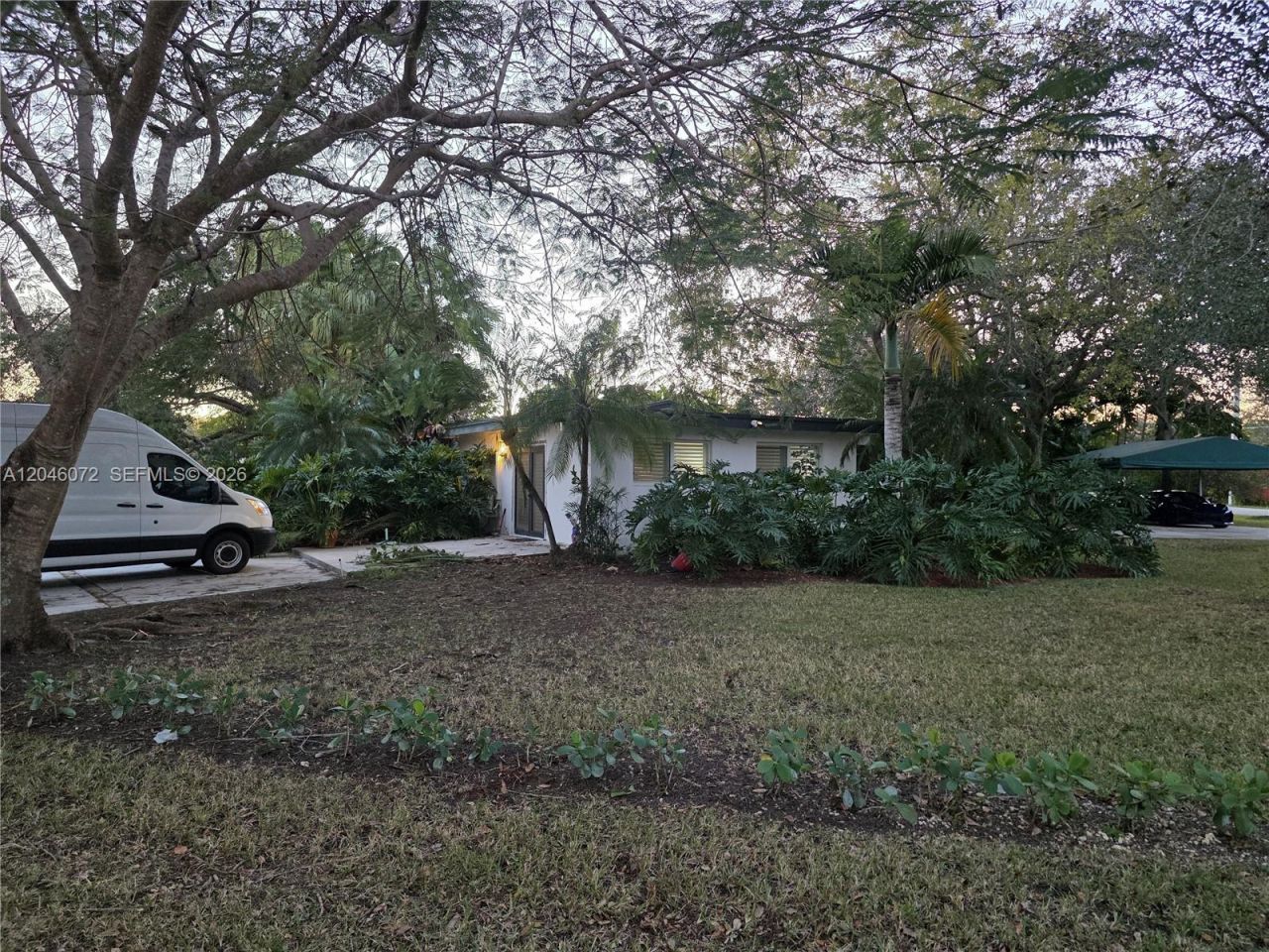 9860 SW 140th St, Miami, FL 33176 Photo