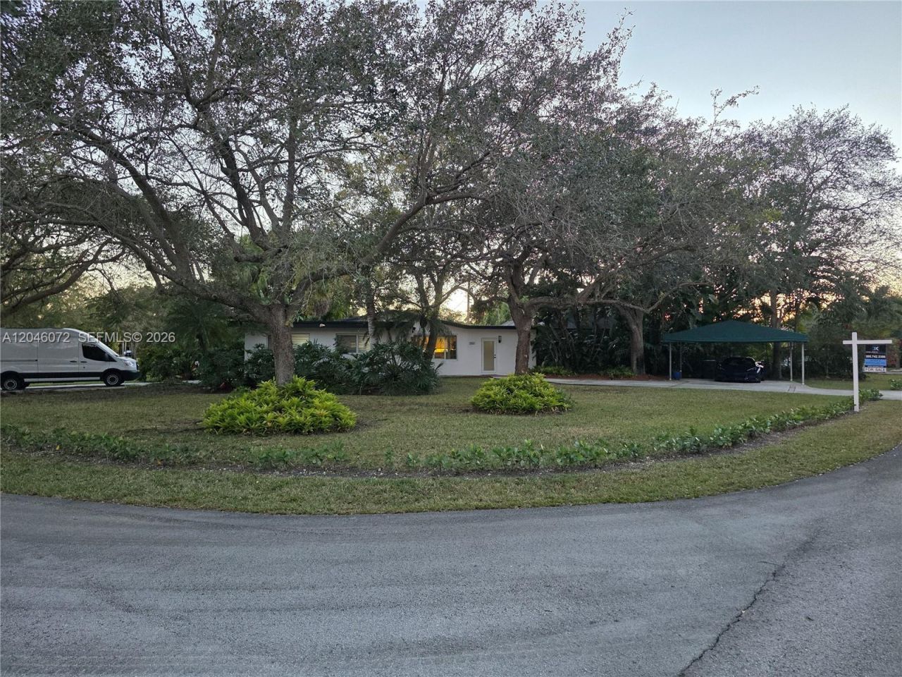 9860 SW 140th St, Miami, FL 33176 Photo
