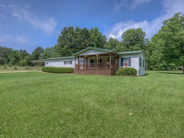 4686 Rich Akes Road , Mooringsport, LA 71060