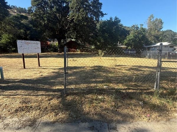 12474 The Plaza, Clearlake Oaks, CA 95423