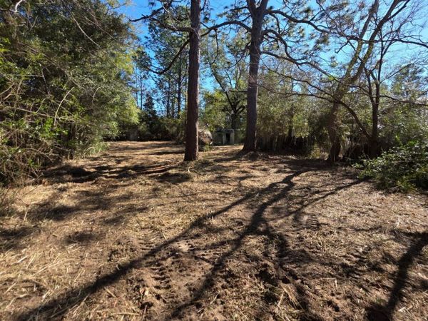 1908 Gravel Pit Road , Chipley, FL 32428
