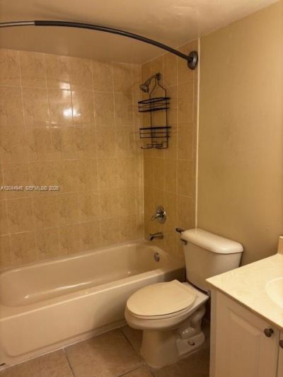 731 N Pine Island Rd, Unit 305, Plantation, FL 33324 Photo