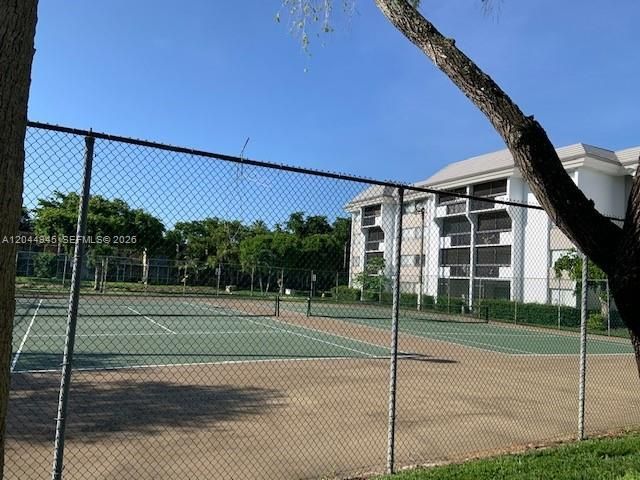 731 N Pine Island Rd, Unit 305, Plantation, FL 33324 Photo