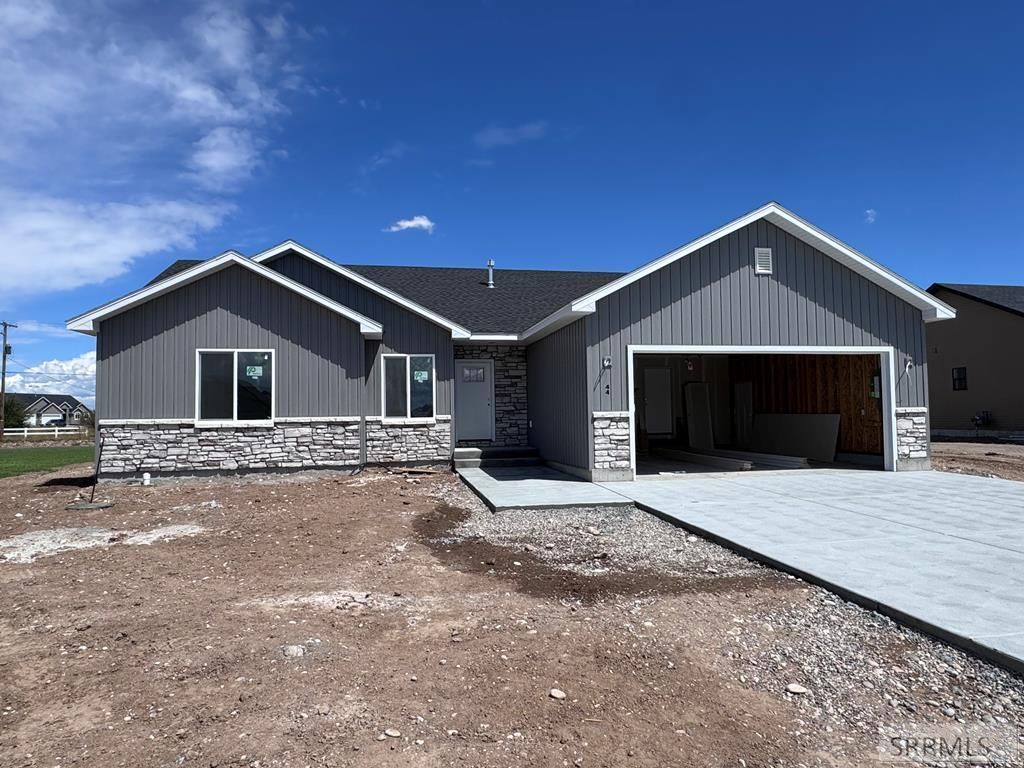 44 N Currant Lane, Rigby, ID 83442 Main Photo