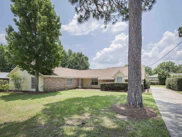 3445 Blueridge Dr, Pensacola, FL 32504