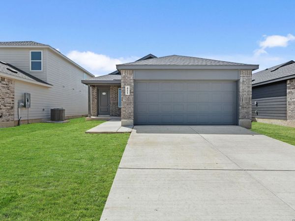 411 Sauvignon Pt, New Braunfels, TX 78130