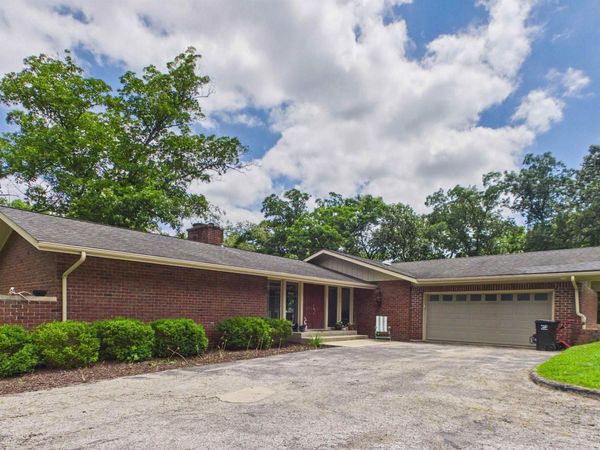 2 Birchwood Hill Drive, Ottumwa, IA 52501