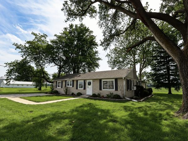 2757 School Drive, Morris, IL 60450