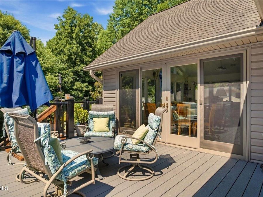 Property Image 100
