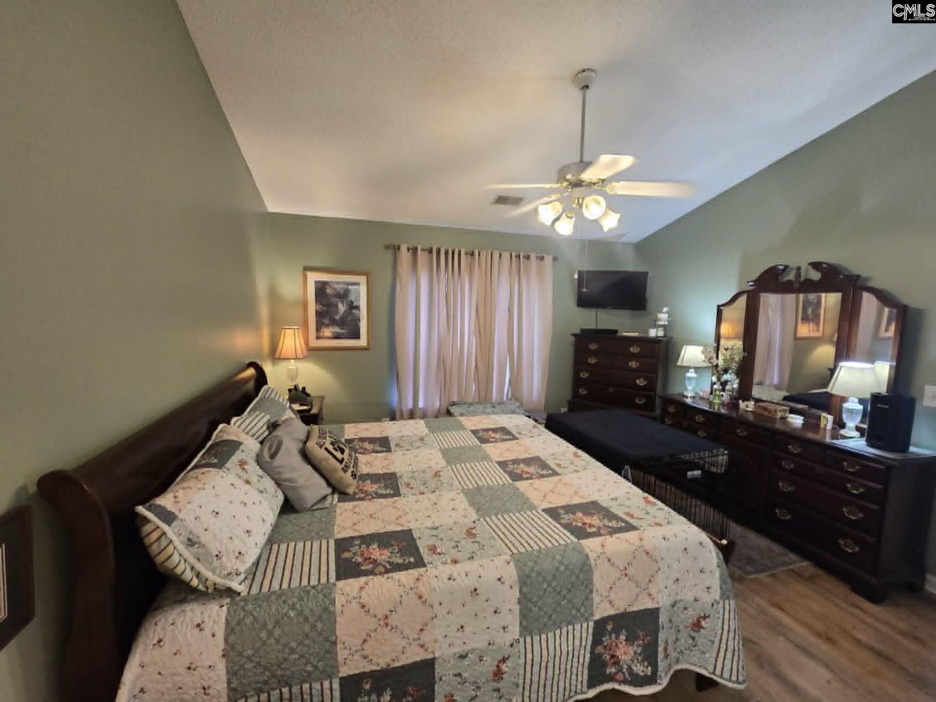 113 Avebury Lane  Photo 9