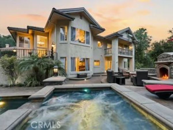 664 Manor Ridge Road, Santa Paula, CA 93060