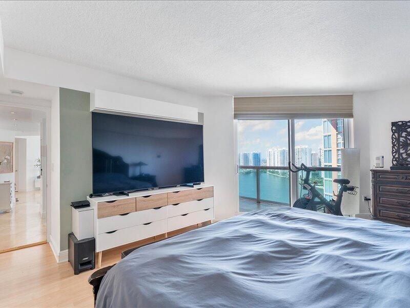 3370 SW Hidden Bay Drive, Unit 2409, Aventura, FL 33180 Photo