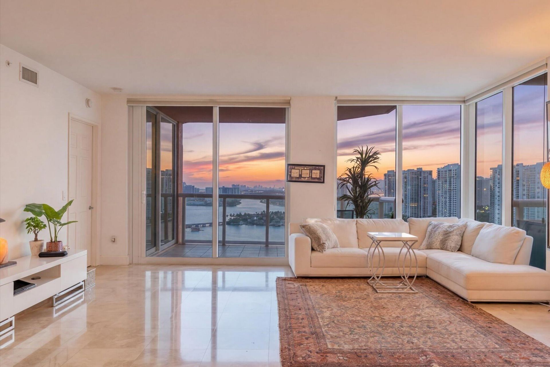 3370 SW Hidden Bay Drive, Unit 2409, Aventura, FL 33180 Photo