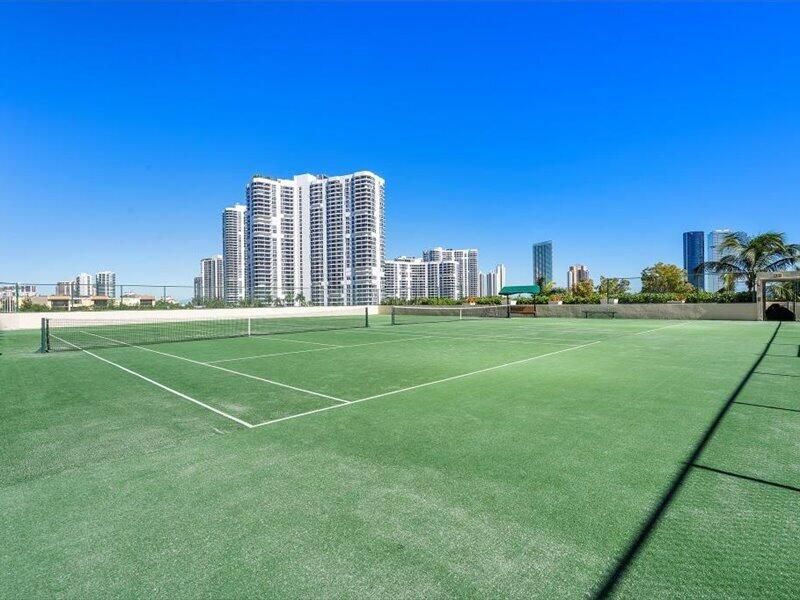 3370 SW Hidden Bay Drive, Unit 2409, Aventura, FL 33180 Photo