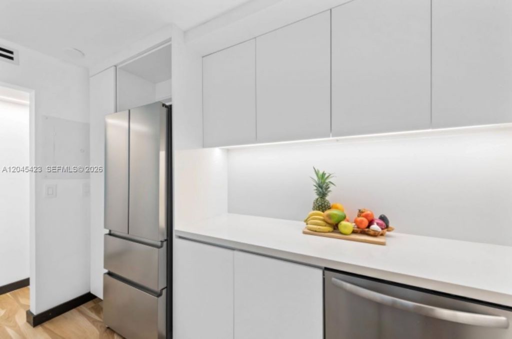 2655 Collins Ave , Unit 504, Miami Beach, FL 33140 Photo