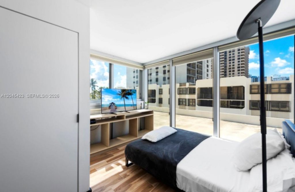 2655 Collins Ave , Unit 504, Miami Beach, FL 33140 Photo