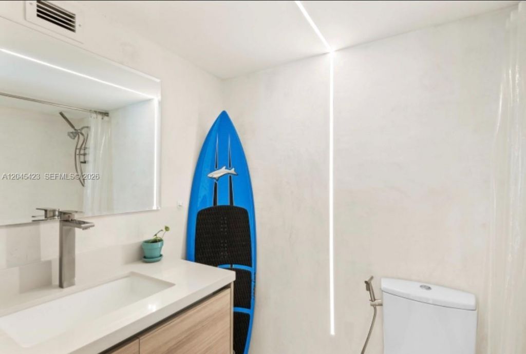 2655 Collins Ave , Unit 504, Miami Beach, FL 33140 Photo