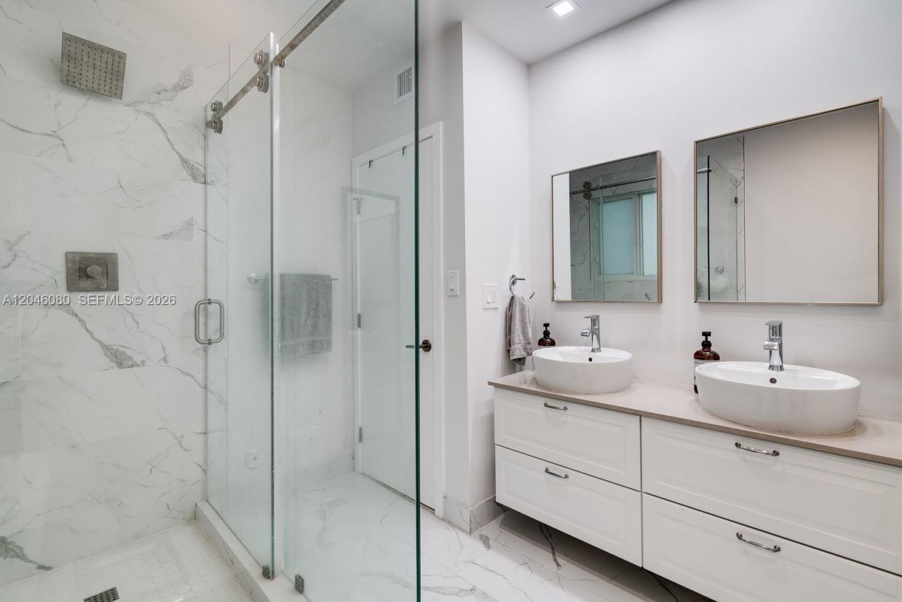 2215 Tequesta Ln , Miami, FL 33133 Photo