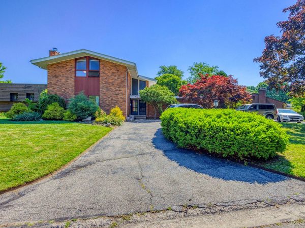 46 W Breitmeyer Place, Mt Clemens, Mi 48043